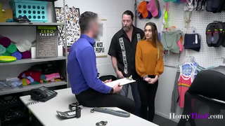 Ходими полис ва отчим бо навбат Трахают Духтари-наврас