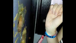 Njen Četrti Gloryhole