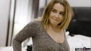 ���იდი ძუძუები couchsurfer მოპარვას ცდილობდა ბიჭი ჰოსტინგი მისი