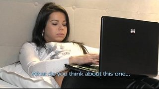 Бер-береһенең бармағы прелюдия һәм лесбиянки Брюнетка