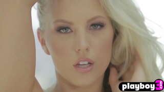 ���្តៅស្រលាញ់ស្រីបង្ហាញល្អឥតខ្ចោះរបស់នាងធំសុដន់